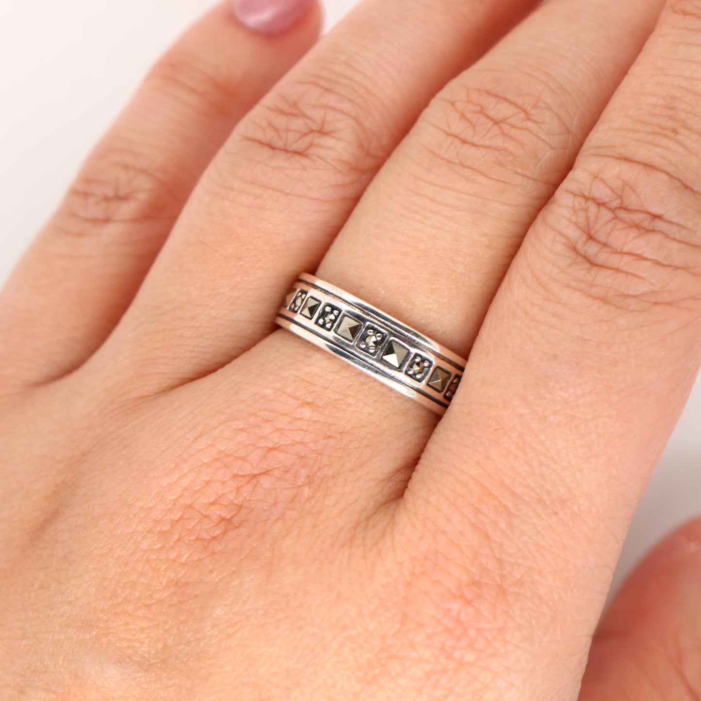 Alternating marcasite band in Silver