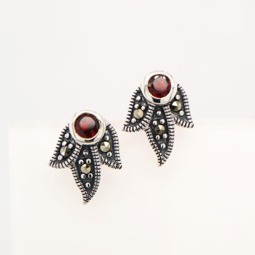 Garnet with Marcasite Feathers in Silver