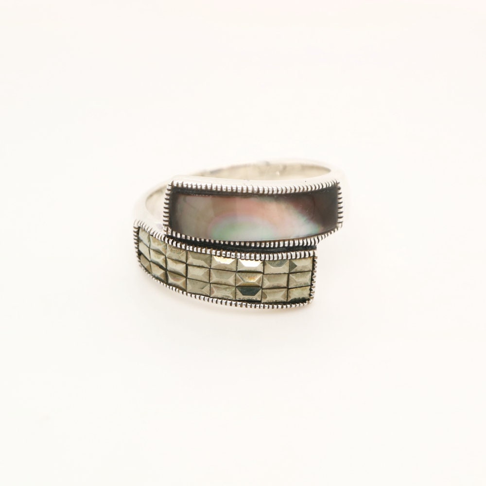 Marcasite and Silver Shell Crossover Ring in Silver