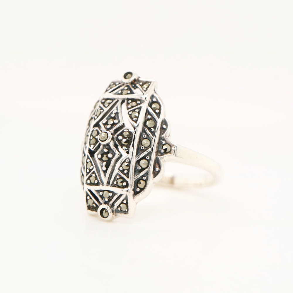 Marcasite Shield ring in Silver