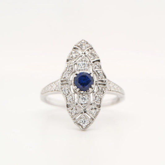 Art Deco Shield Ring in White Gold with Sapphire and Diamond