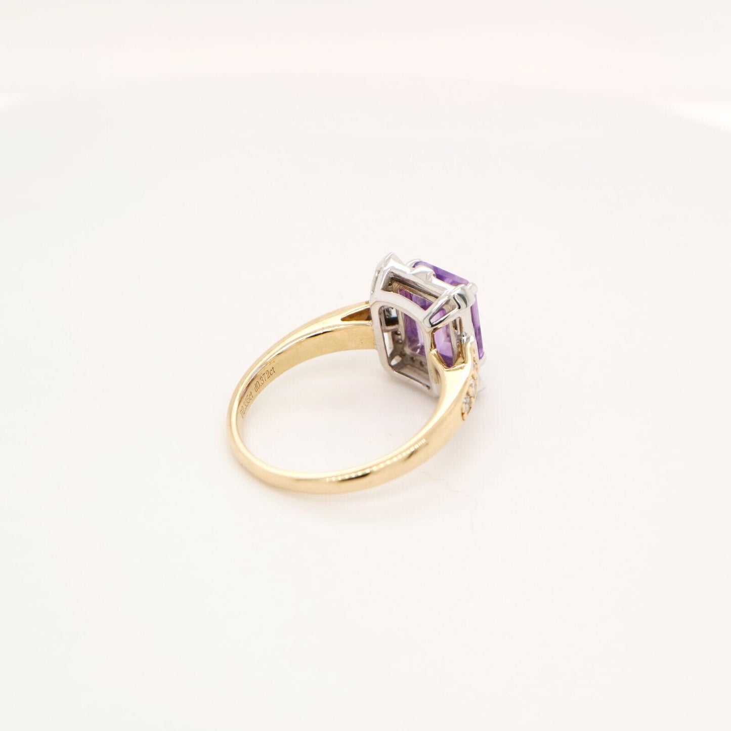 Bi-color gold cocktail ring with Amethys and Laboratory Grown Diamond