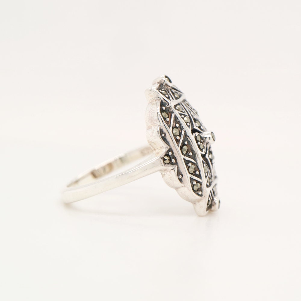Marcasite Shield ring in Silver