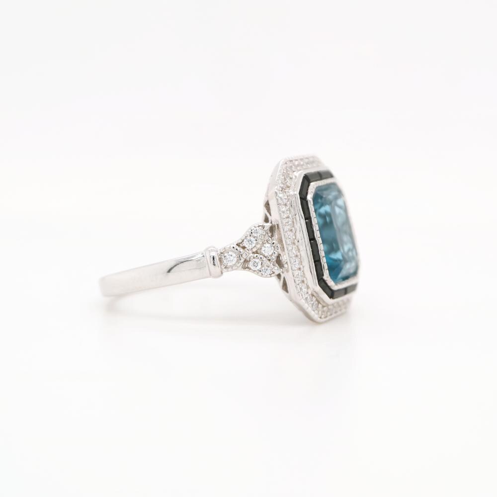 Onyx halo Art Deco ring in London Blue Topaz, Vintage style Topaz ring, Onyx and topaz engagement ring, Vintage jewelry