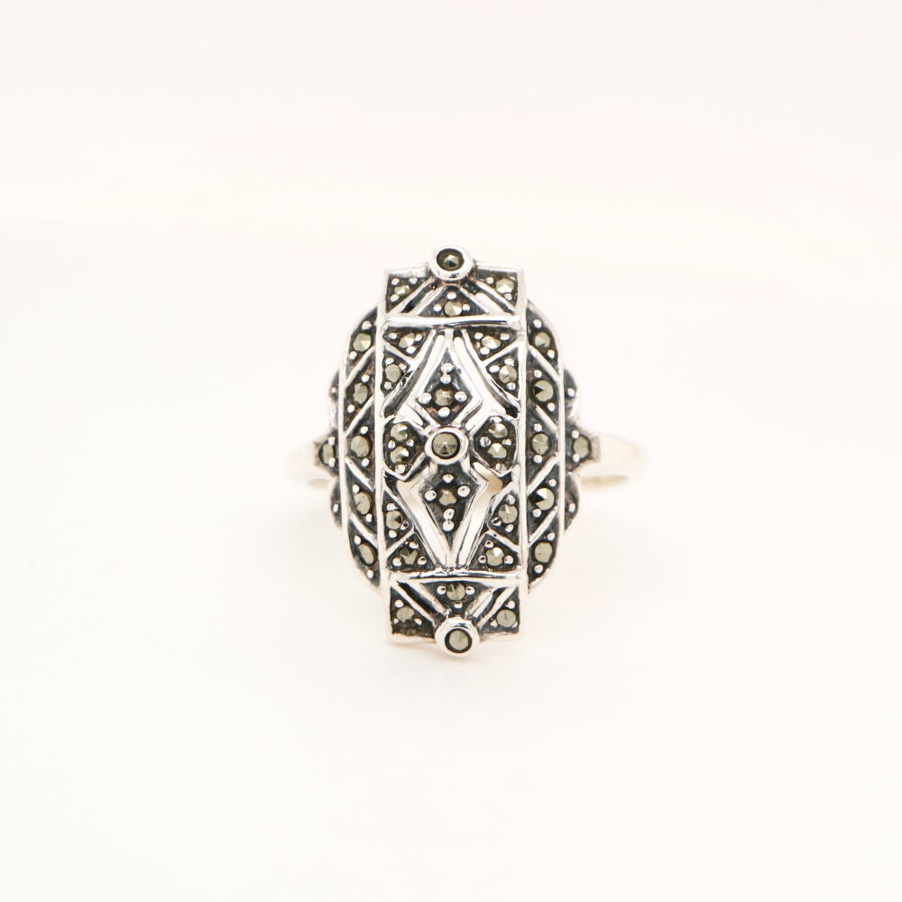 Marcasite Shield ring in Silver