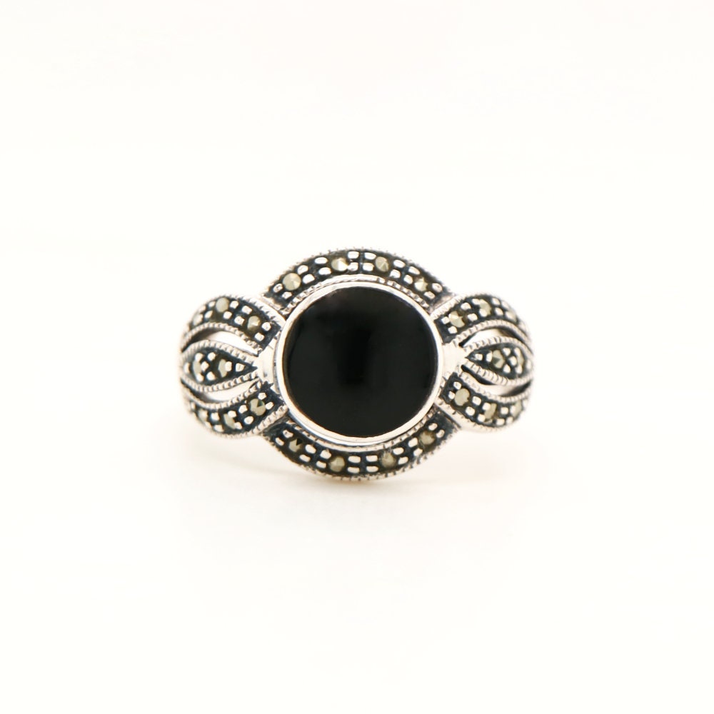 Marcasite and Onyx ring in Silver
