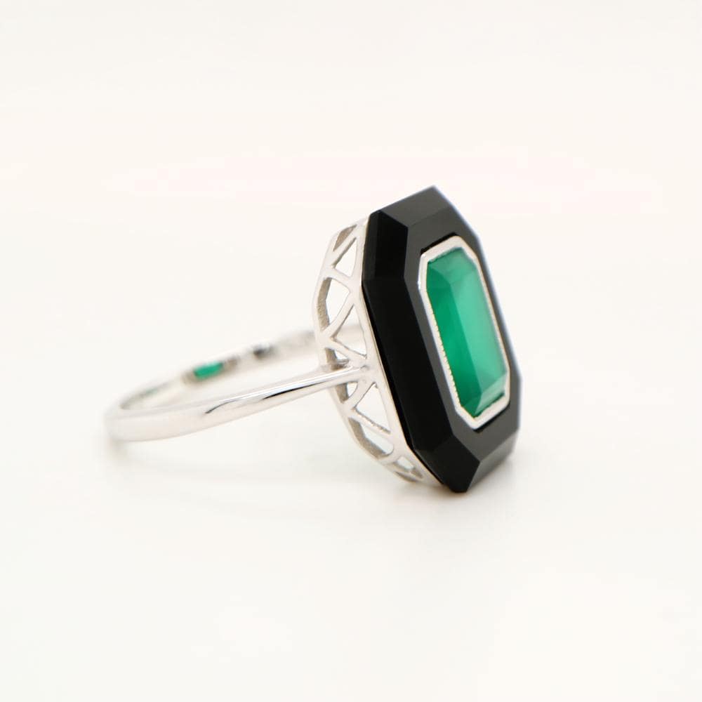 Art Deco Style Ring in 9ct White Gold, Green Agate And Onyx