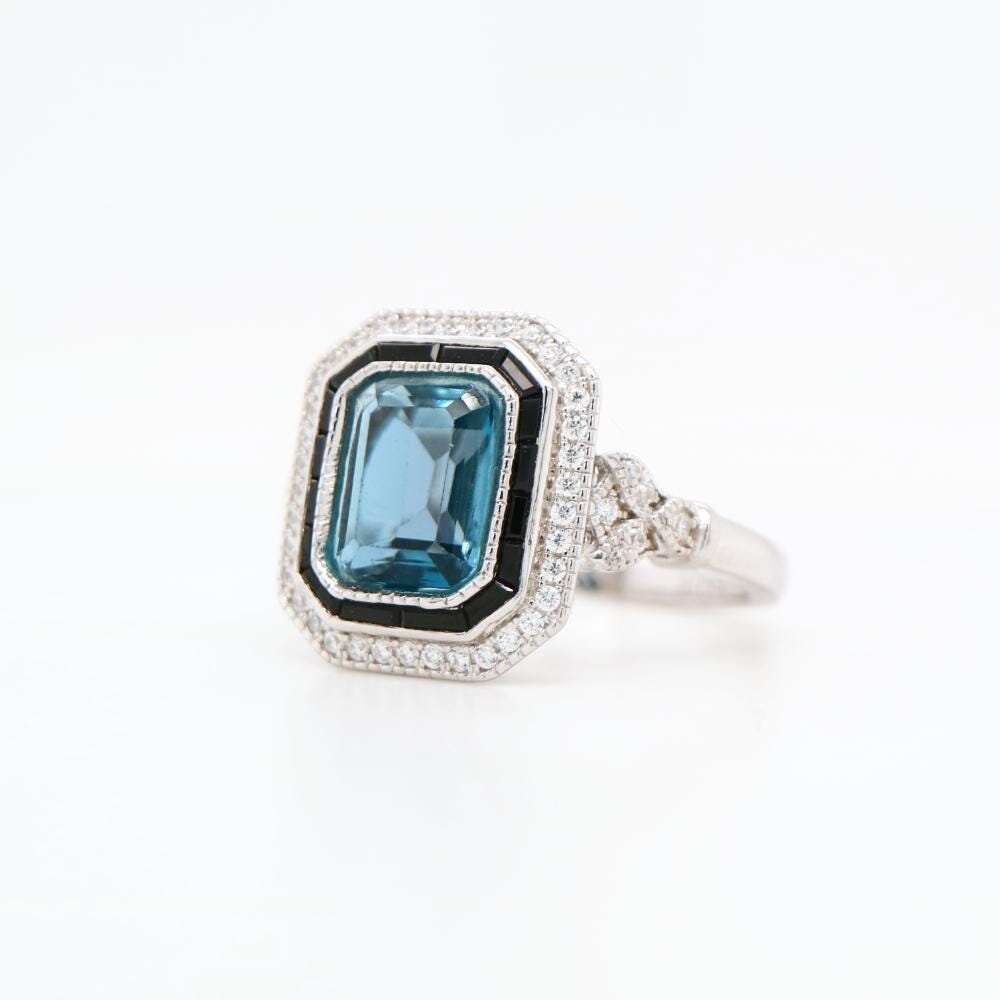 Onyx halo Art Deco ring in London Blue Topaz, Vintage style Topaz ring, Onyx and topaz engagement ring, Vintage jewelry