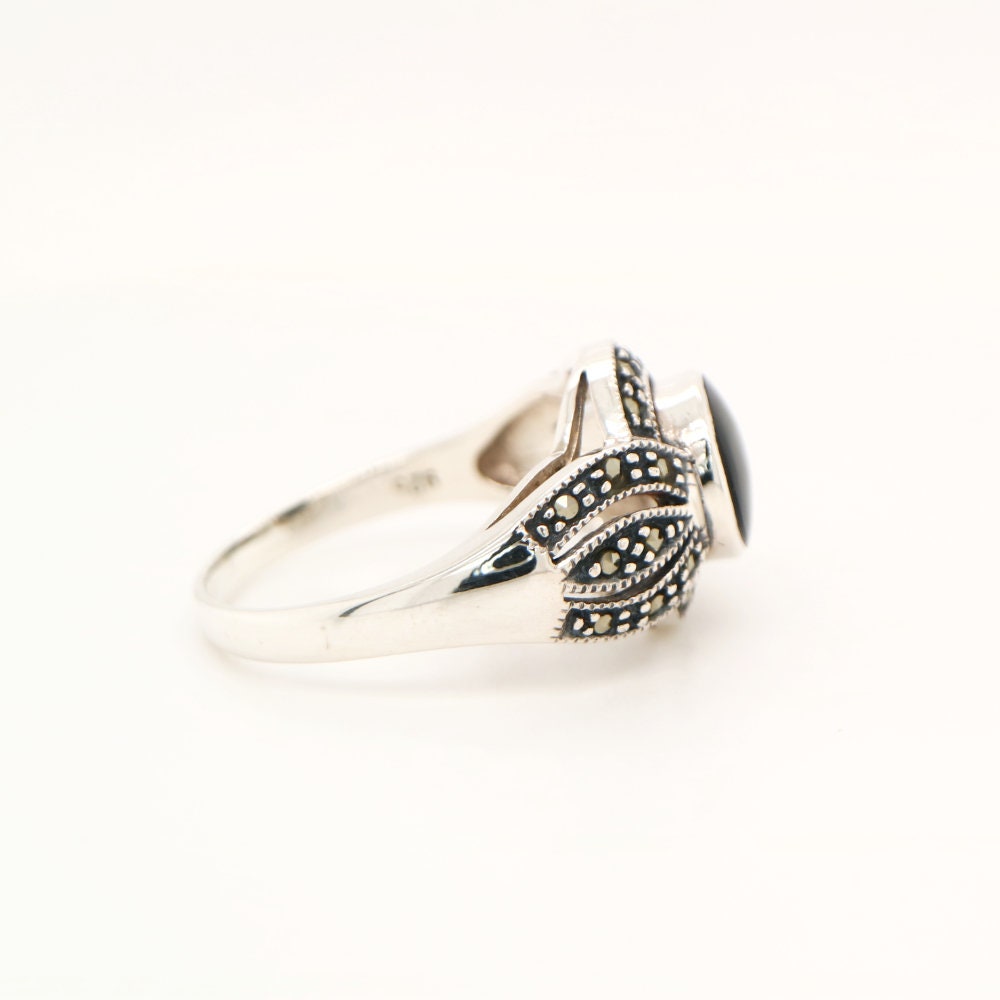 Marcasite and Onyx ring in Silver