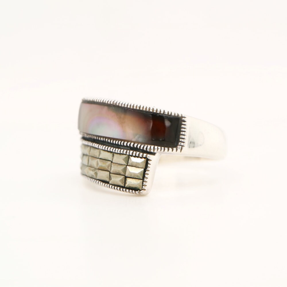 Marcasite and Silver Shell Crossover Ring in Silver