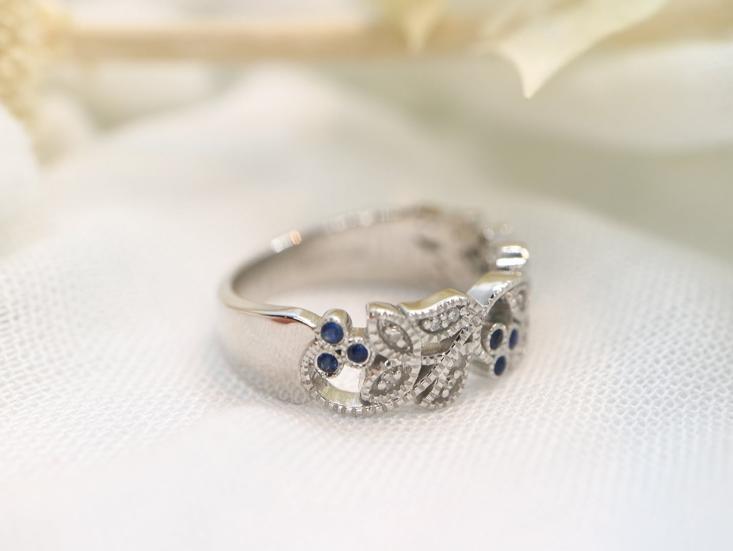 14k Vine and leaf white gold diamond ring , Filigree diamond ring, natural inspired round sapphire and diamond vine band