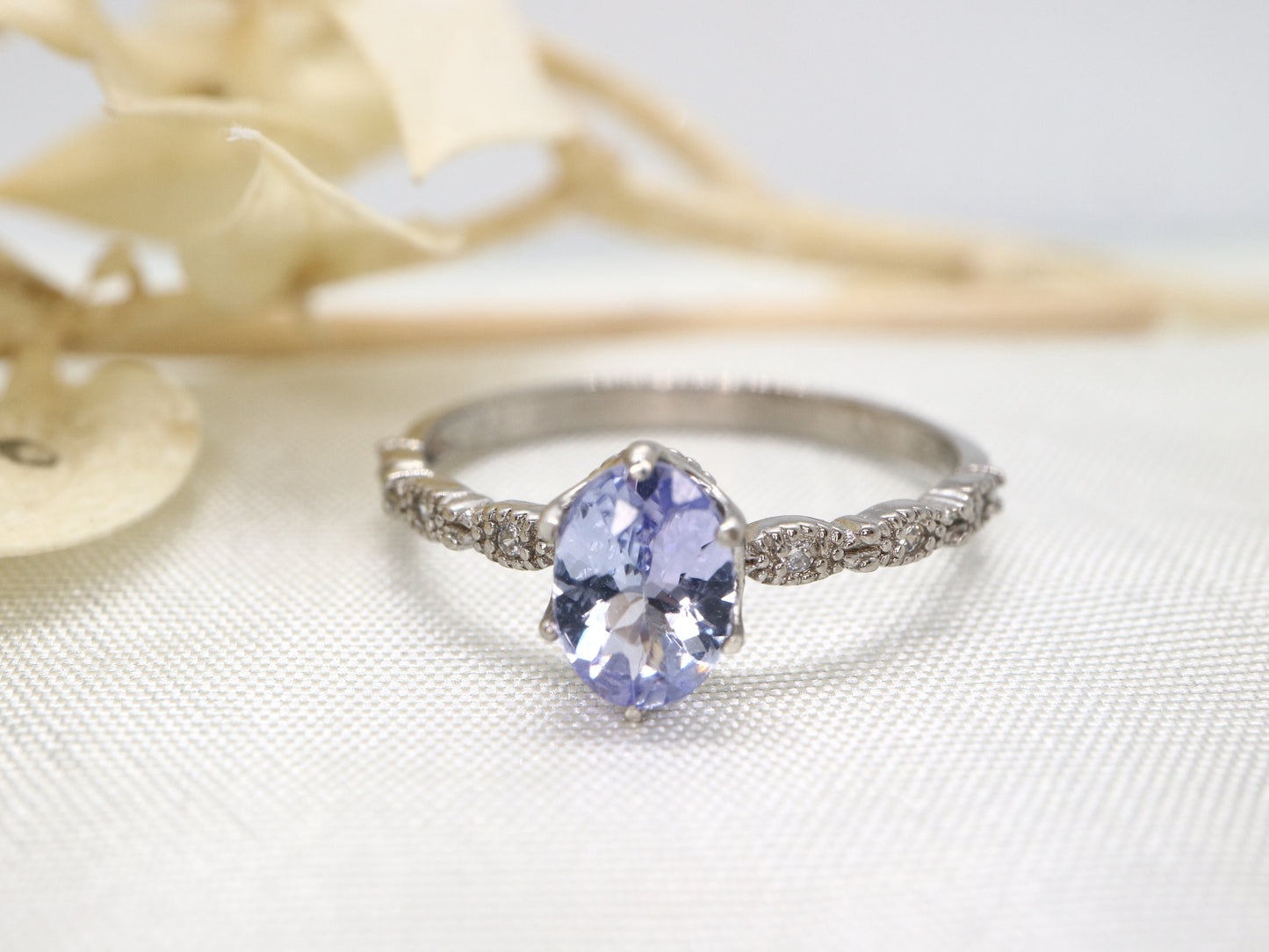 Sterling silver  tanzanite ring, Vintage tanzanite ring, Oval tanzanite engagement ring, Anniversary ring