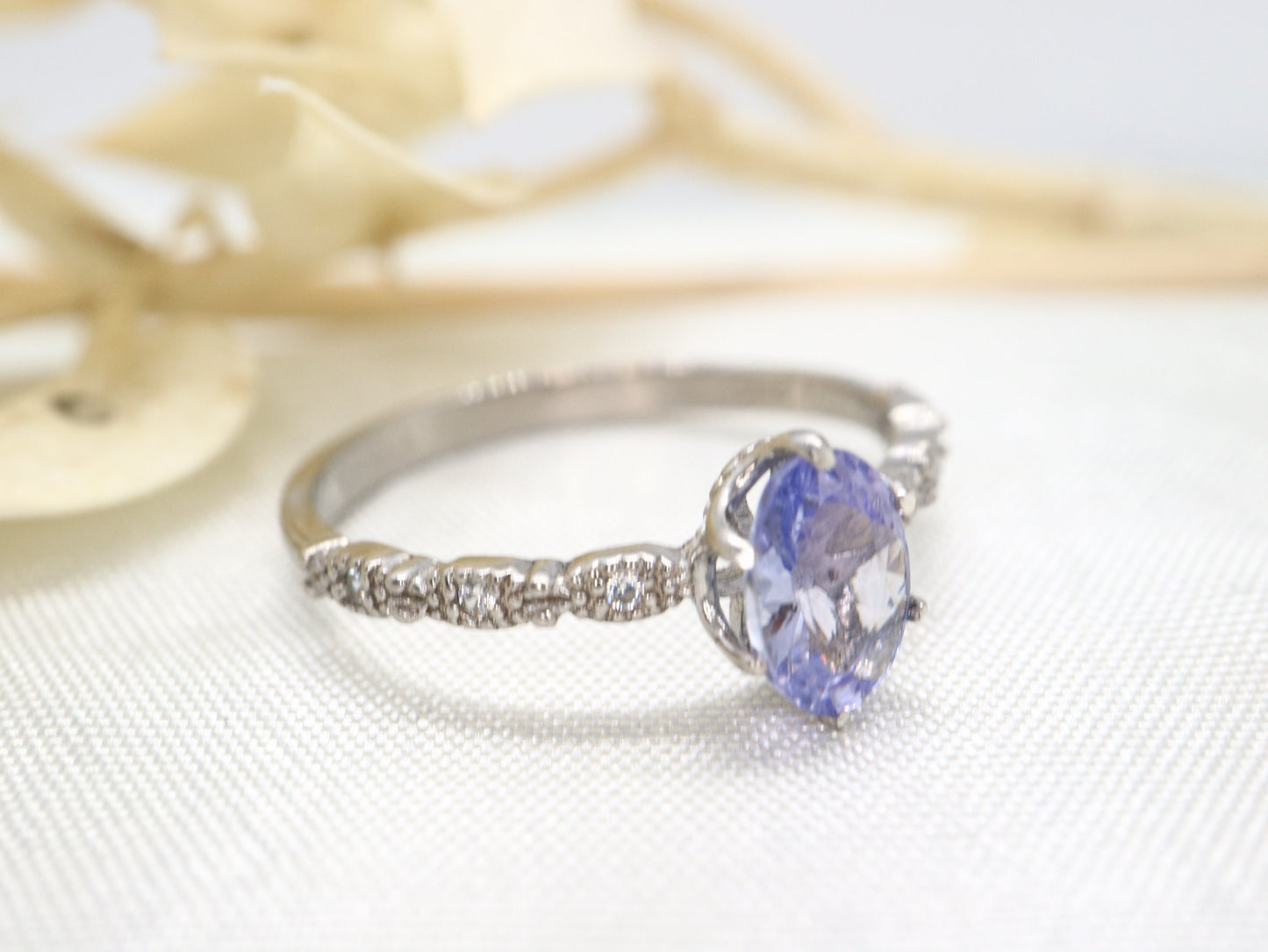 Sterling silver  tanzanite ring, Vintage tanzanite ring, Oval tanzanite engagement ring, Anniversary ring
