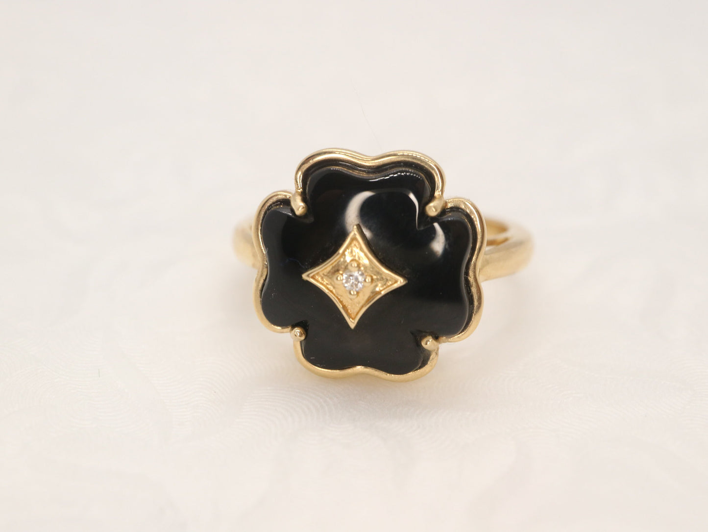 Onyx clover Ring, Vintage Retro 9k yellow gold black onyx diamond, 1940s Mid century four leaf clover ring