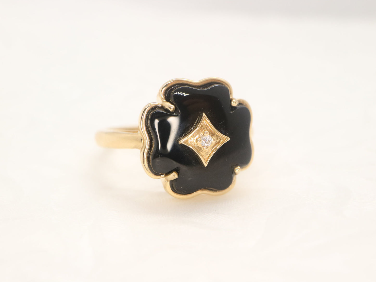 Onyx clover Ring, Vintage Retro 9k yellow gold black onyx diamond, 1940s Mid century four leaf clover ring