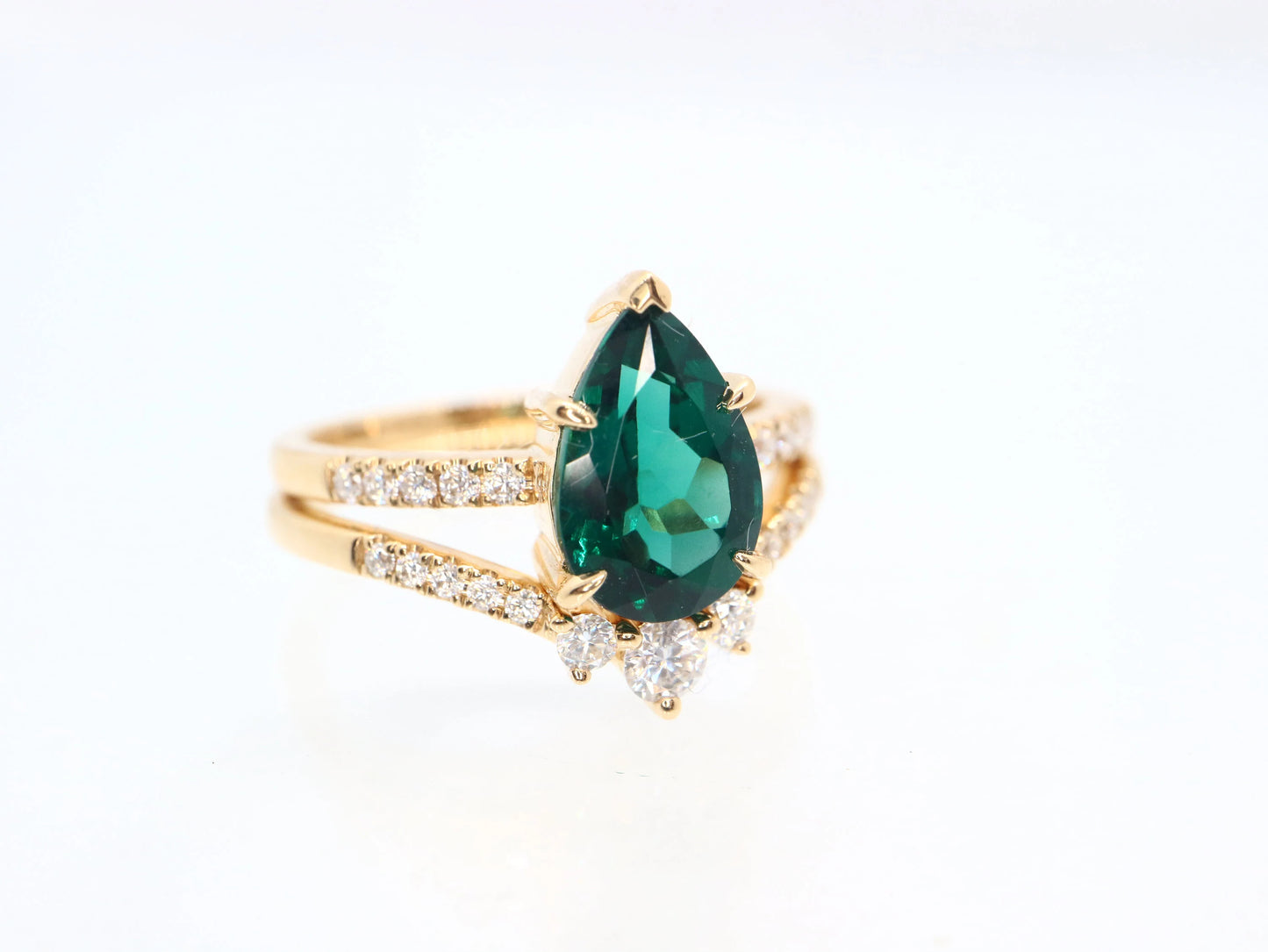14k gold pear emerald engagement ring, Emerald engagement ring set, Wedding ring set, Anniversary ring set, Emerald bridal ring