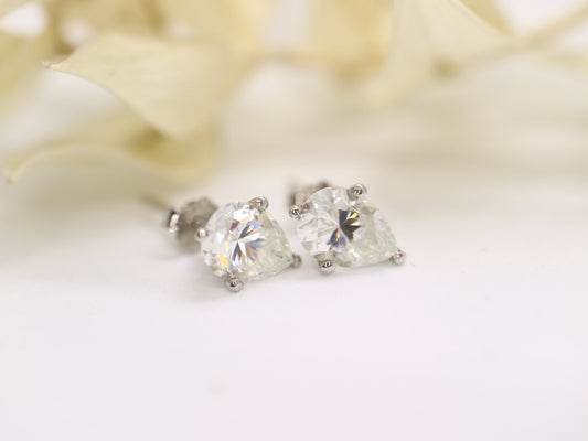 Pear shape moissinate earring, 14k white gold earring