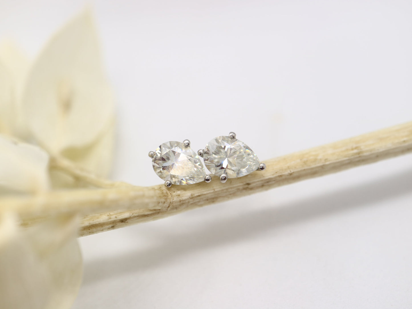Pear shape moissinate earring, 14k white gold earring