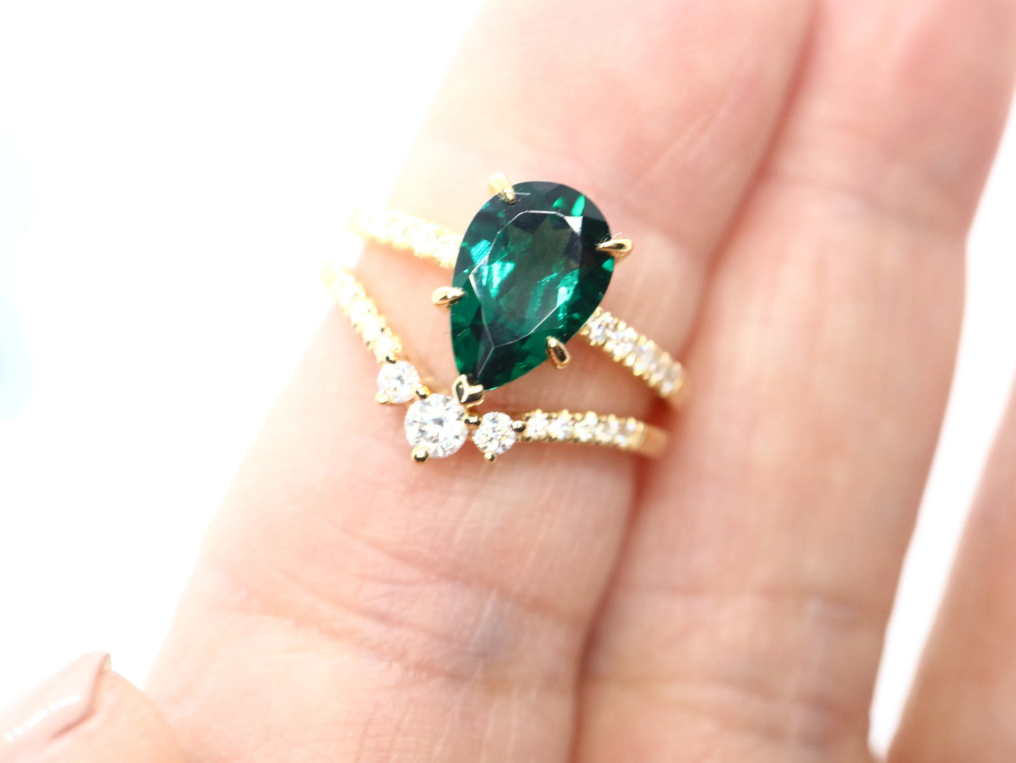 14k gold pear emerald engagement ring, Emerald engagement ring set, Wedding ring set, Anniversary ring set, Emerald bridal ring
