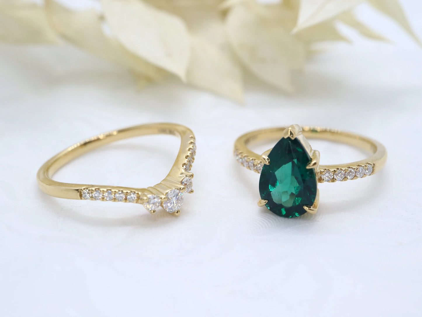14k gold pear emerald engagement ring, Emerald engagement ring set, Wedding ring set, Anniversary ring set, Emerald bridal ring